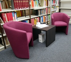Sitzecke in der Bibliothek