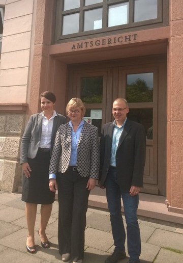 Frau Ministerin mit Frau Geschäftsleiterin Kühn und Herrn Direktor Döhrel