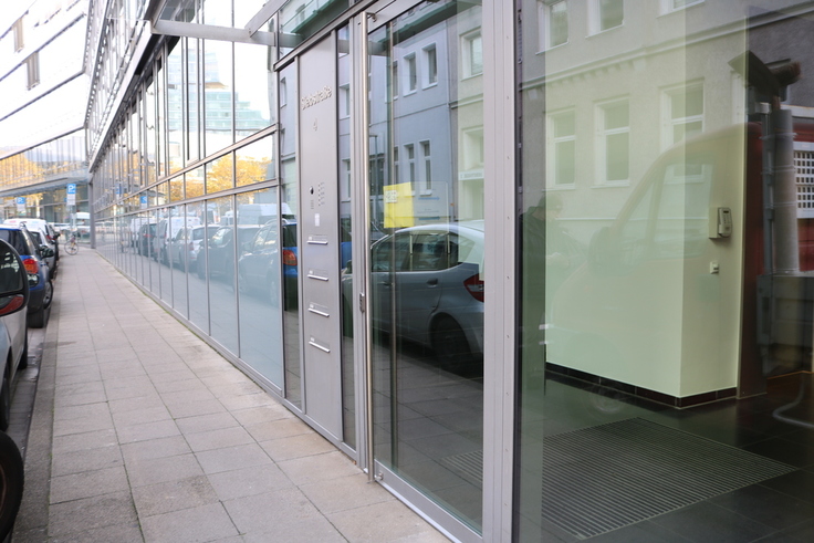 Eingangsbereich des Nebengebäude „Siebstraße 4“