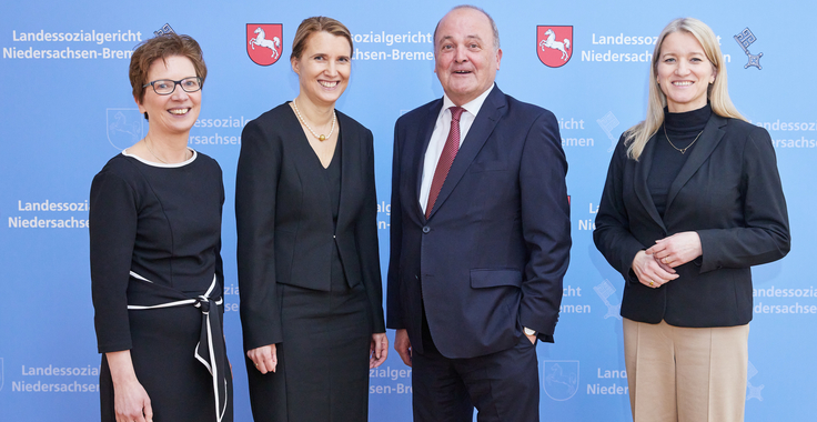 v.l.: Senatorin f. Justiz und Verfassung Dr. Claudia Schilling, Präsidentin des Landessozialgerichts Nds.-Bremen Katrin Rieke, Präsident des Landessozialgerichts Nds.-Bremen a.D. Peter Heine, Nds. Justizministerin Dr. Kathrin Wahlmann