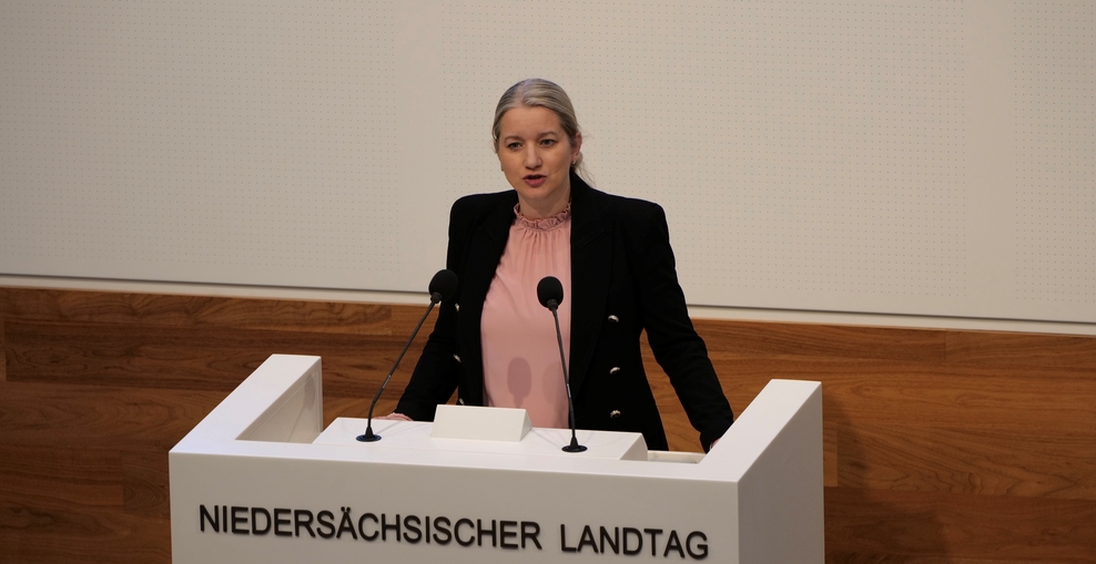 Justizministerin Dr. Wahlmann bei ihrer Landtagrede am 27.03.2025